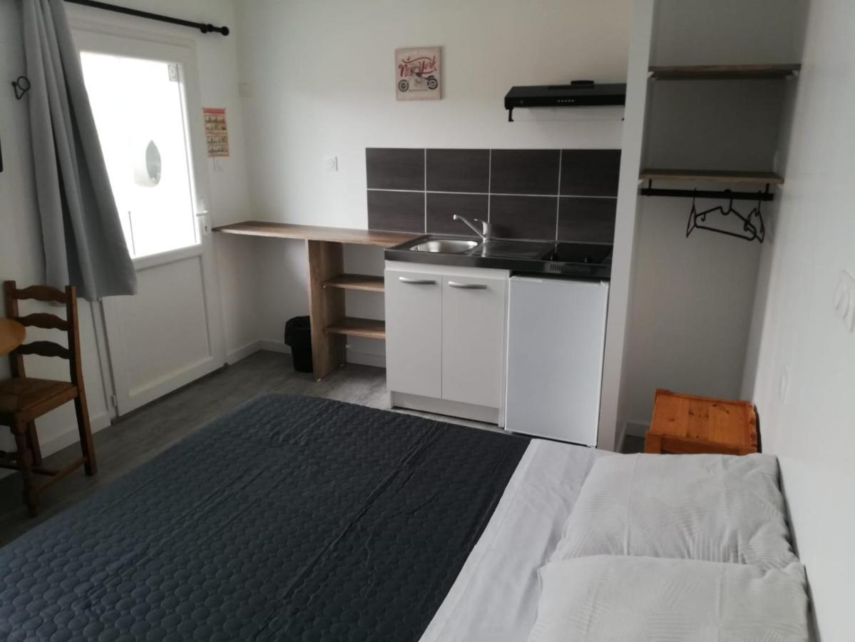 Le Breton Hotel Basse-Indre Bagian luar foto
