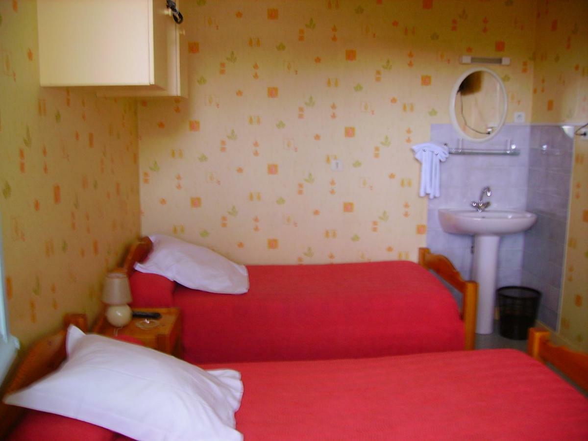 Le Breton Hotel Basse-Indre Bagian luar foto